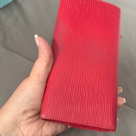Louis Vuitton Textured Red Clutch - Picture 3 of 3